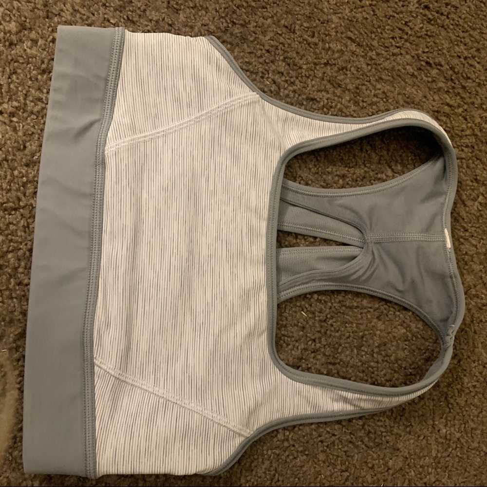 Lululemon sports bra